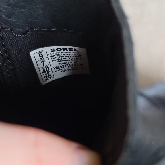 SOREL Joan Now Chelsea Boot Black Pull On Lug Sole - Picture 10 of 10